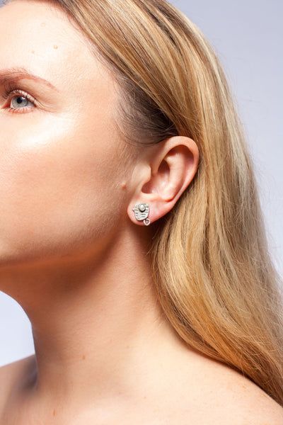 Dažādi oksidēti sudraba auskari ar zilu keramiku