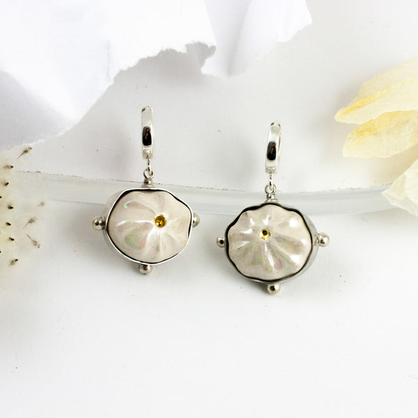 Dangle silver earrings with gold and pearl luster