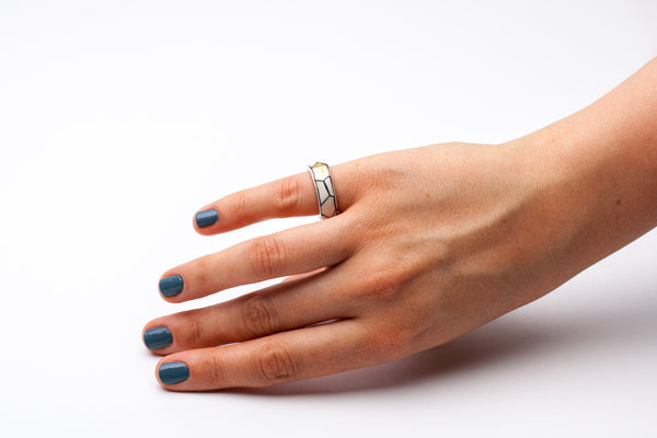 15.5 dydžio keramikos žiedas Iris