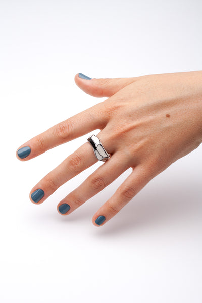 17 izmēra keramiskais gredzens Atropos