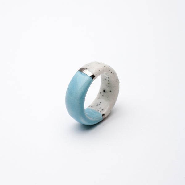 17.5 size ceramic ring Aura