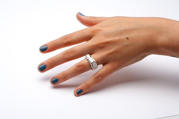 16 dydžio keramikos žiedas Apheleia