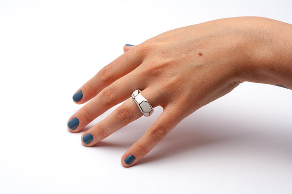 16 dydžio keramikos žiedas Apheleia