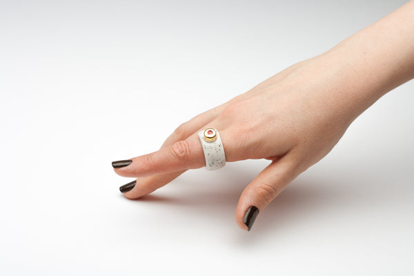 18 size ceramic ring Elaine