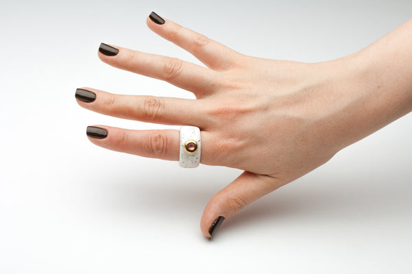 18 size ceramic ring Elaine
