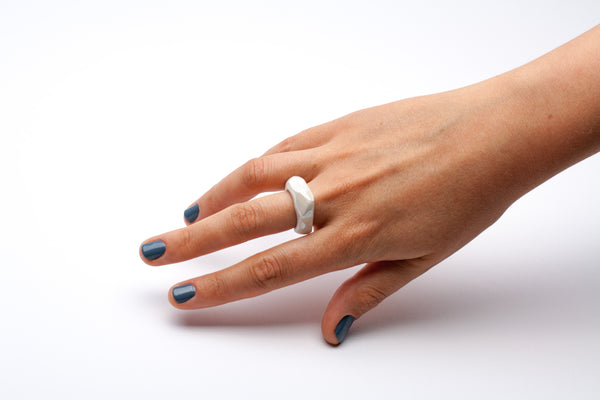 17.5 dydžio keramikos žiedas Hippeia