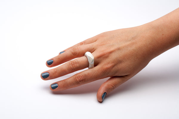 17.5 dydžio keramikos žiedas Hippeia