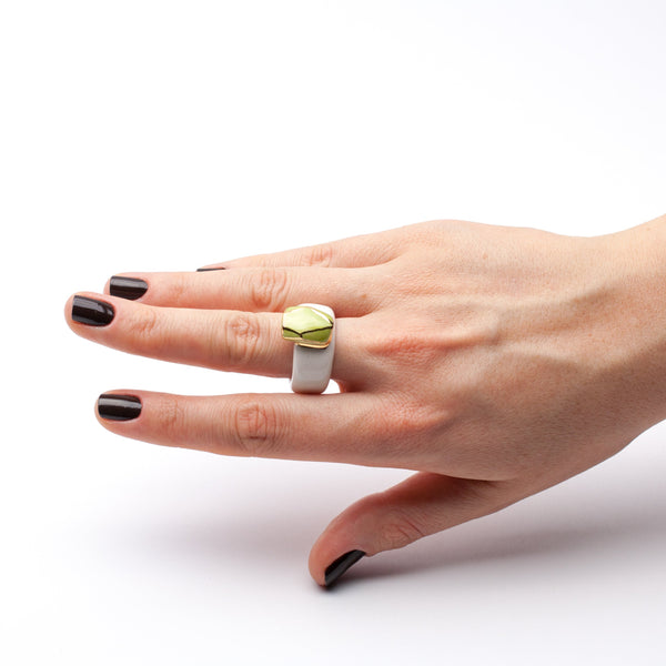 18 size ceramic ring Neith