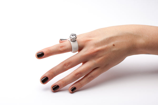 19 size ceramic ring Khonsu