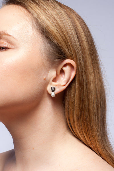 3X3 collection black earrings with hearts