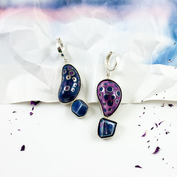 BON BON violeti un tumši zili piekaramie auskari