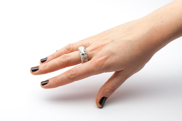 17.5 dydžio keramikos žiedas Ammit