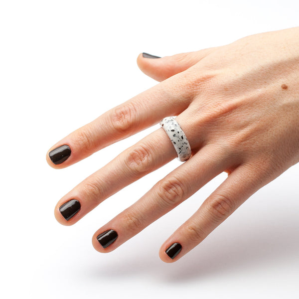 17 izmēra keramiskais gredzens Bona Dea