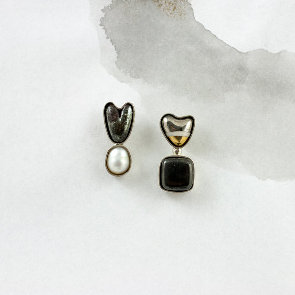 3X3 collection black earrings with hearts