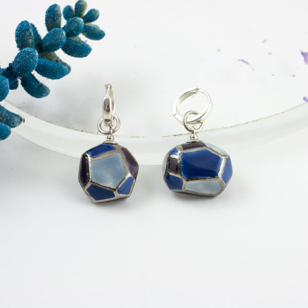 BON BON navy dangle earrings  decorated with platinum luster