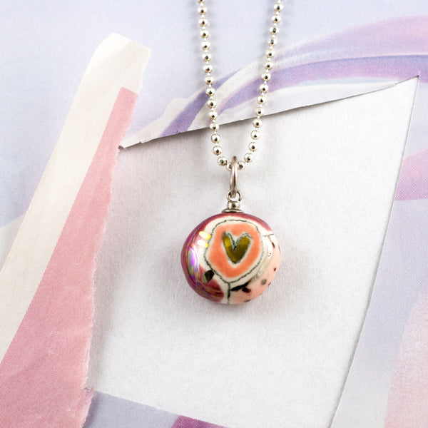 BON BON pink ceramic pendant with a gold heart