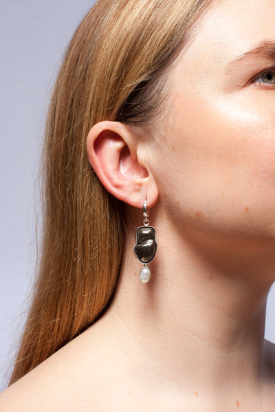 DROPS gari un dažādi auskari ar pērlēm