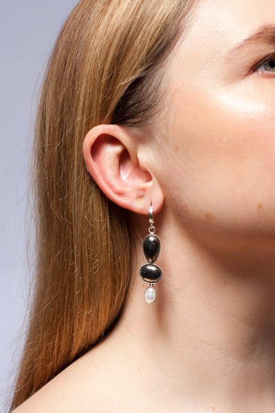 DROPS gari un dažādi auskari ar pērlēm