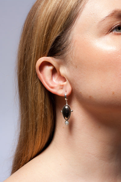 DROPS mismatched earrings with freshwater pearls