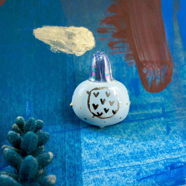 Blue brooch with platinum hearts - Aiste Jewelry