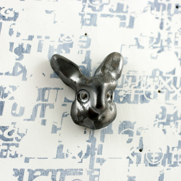 Black ceramic brooch Zomo - Aiste Jewelry