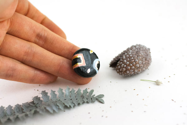 0 Black round ceramic brooch - Aiste Jewelry