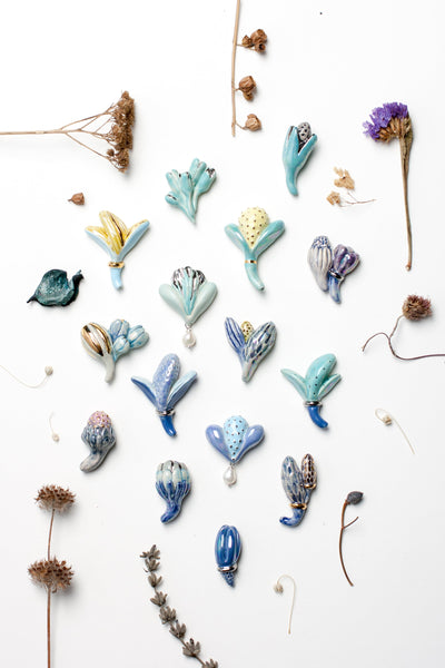 Blue and black flower brooch with dots - Aiste Jewelry