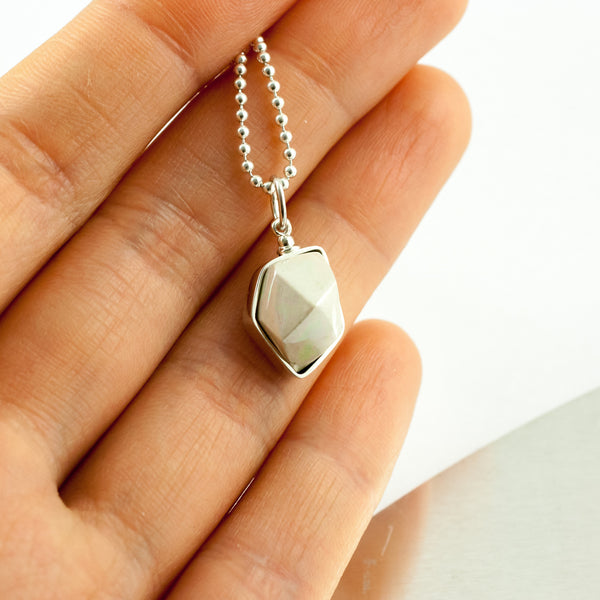 Minimalistic pendant Pearl - Aiste Jewelry