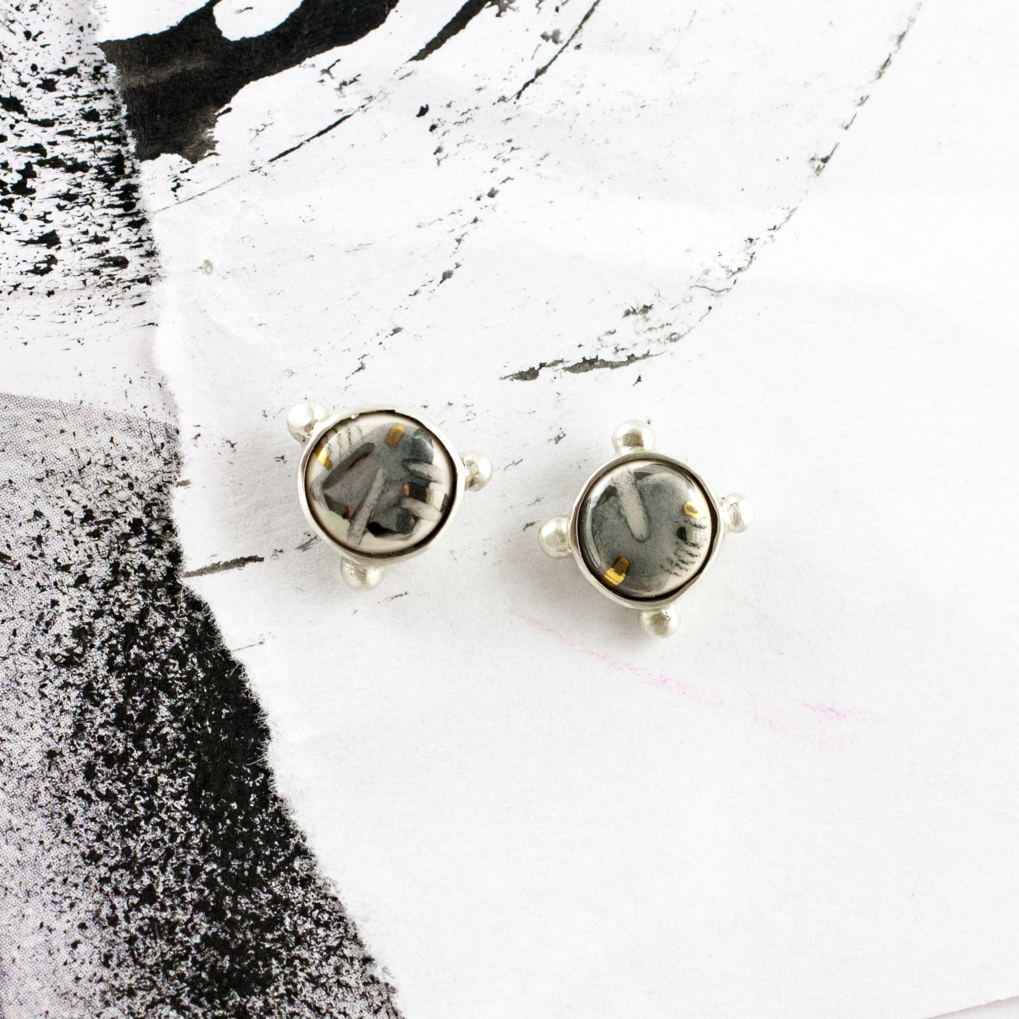 White and grey ABSTRACT earrings with gold lines