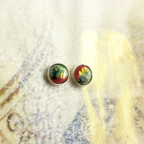 Green and burgundy silver earrings decorated with gold