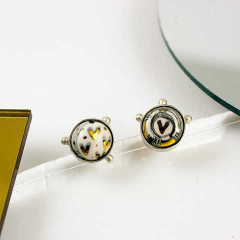 White mini BON BON earrings with gold hearts