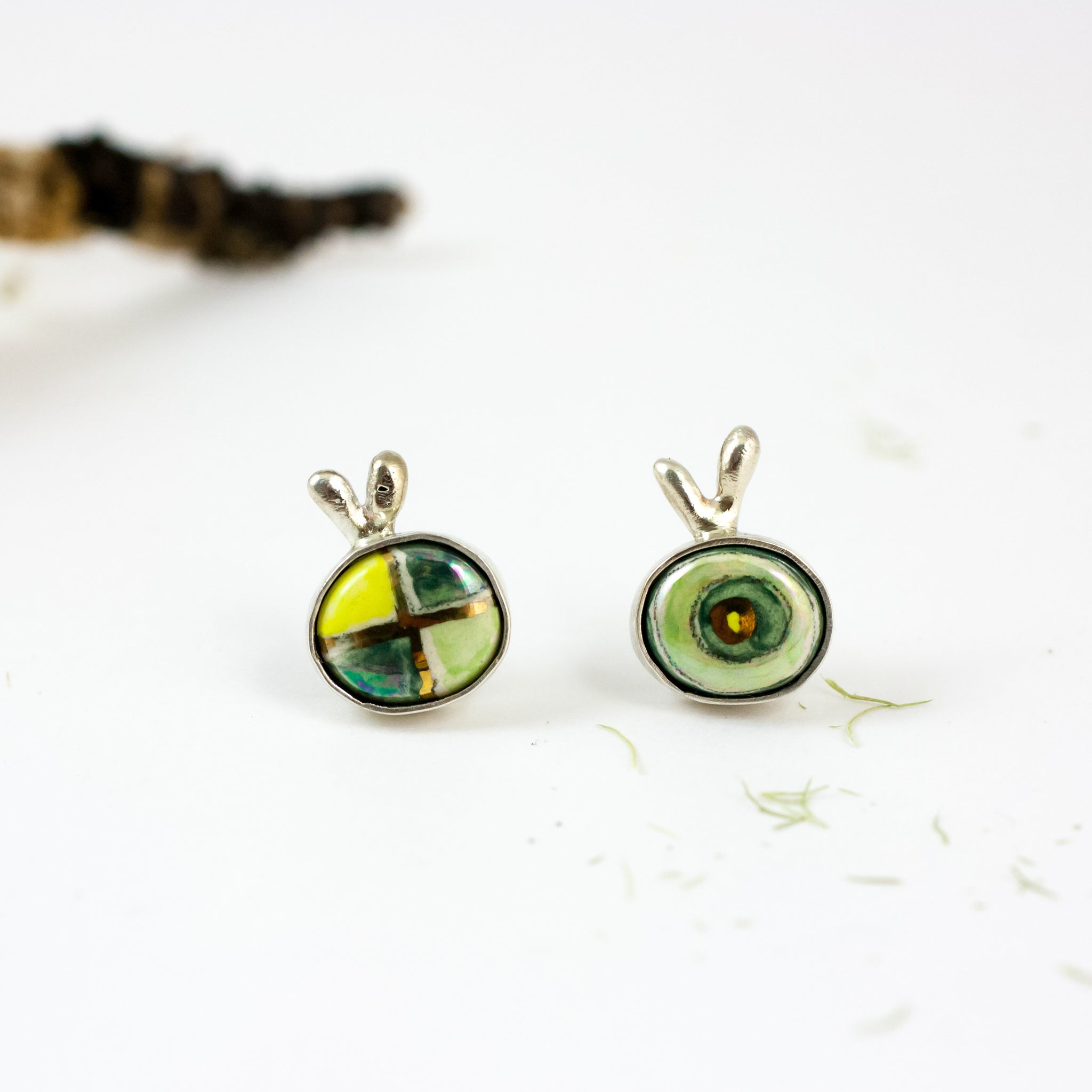 Žalios spalvos auskarai su keramika