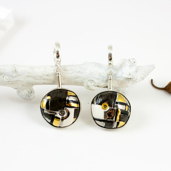 ABSTRACT black and white dangle earrings