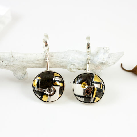 ABSTRACT black and white dangle earrings