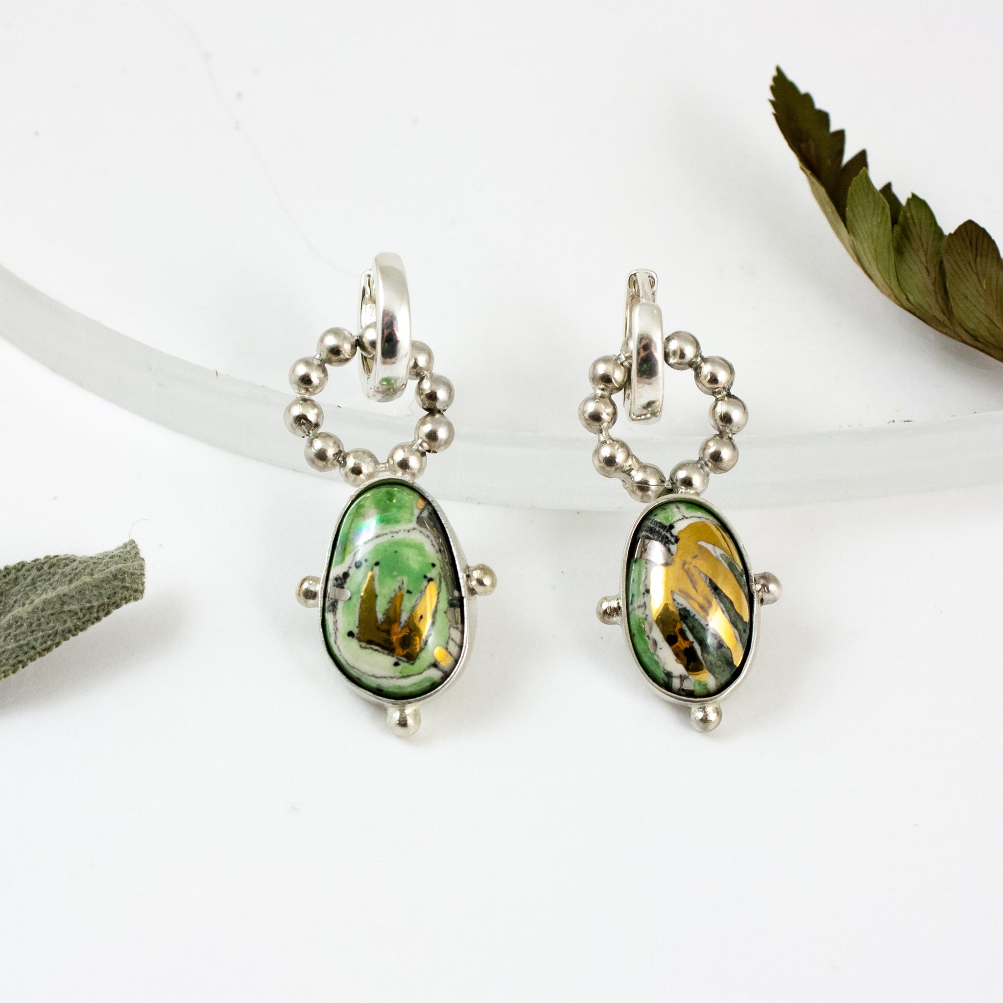 BON BON Green earrings with gold crowns