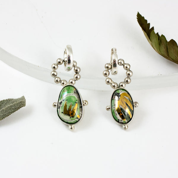 BON BON Green earrings with gold crowns