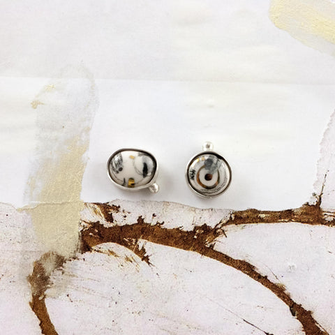 White mini ABSTRACT earrings with gold lines
