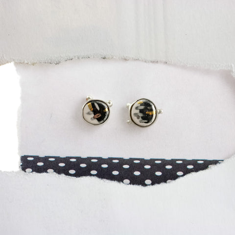 ABSTRACT white and black graphic small earrings with lines