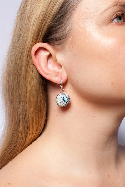 BON BON Blue luster decorated earrings with dots