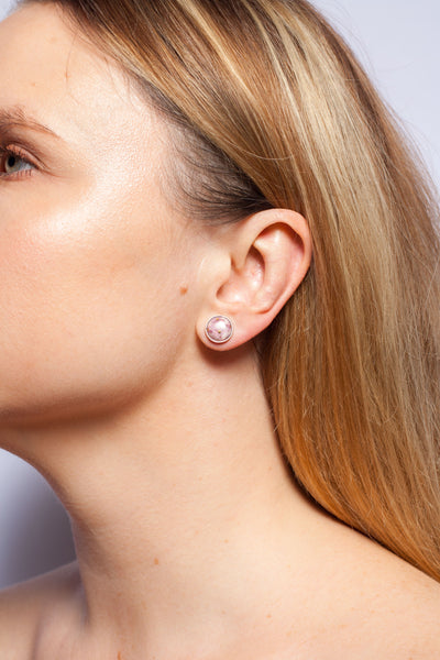 Small earrings with pink flowers