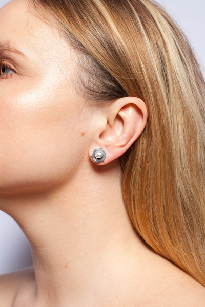 Juodinti sidabro auskarai su gėlo vandens perlais