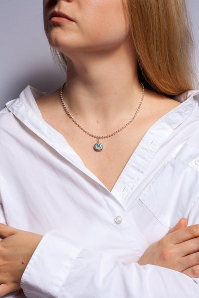 BON BON Blue pendant with a crown