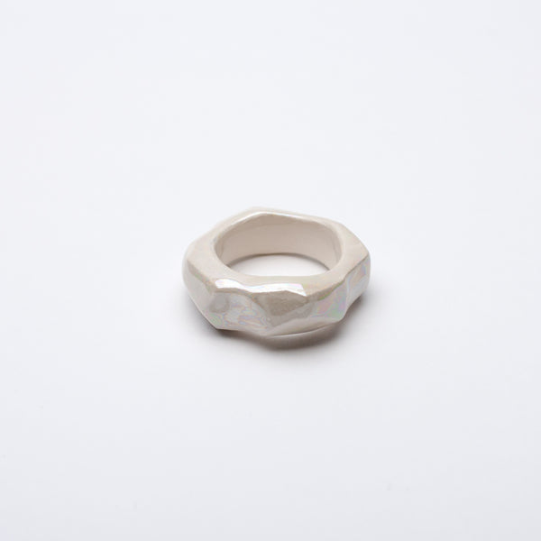 Ceramic ring Hippeia size 17.5