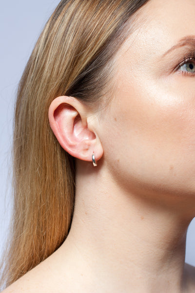 Sviestgaiši dzelteni BON BON gari auskari ar keramiku