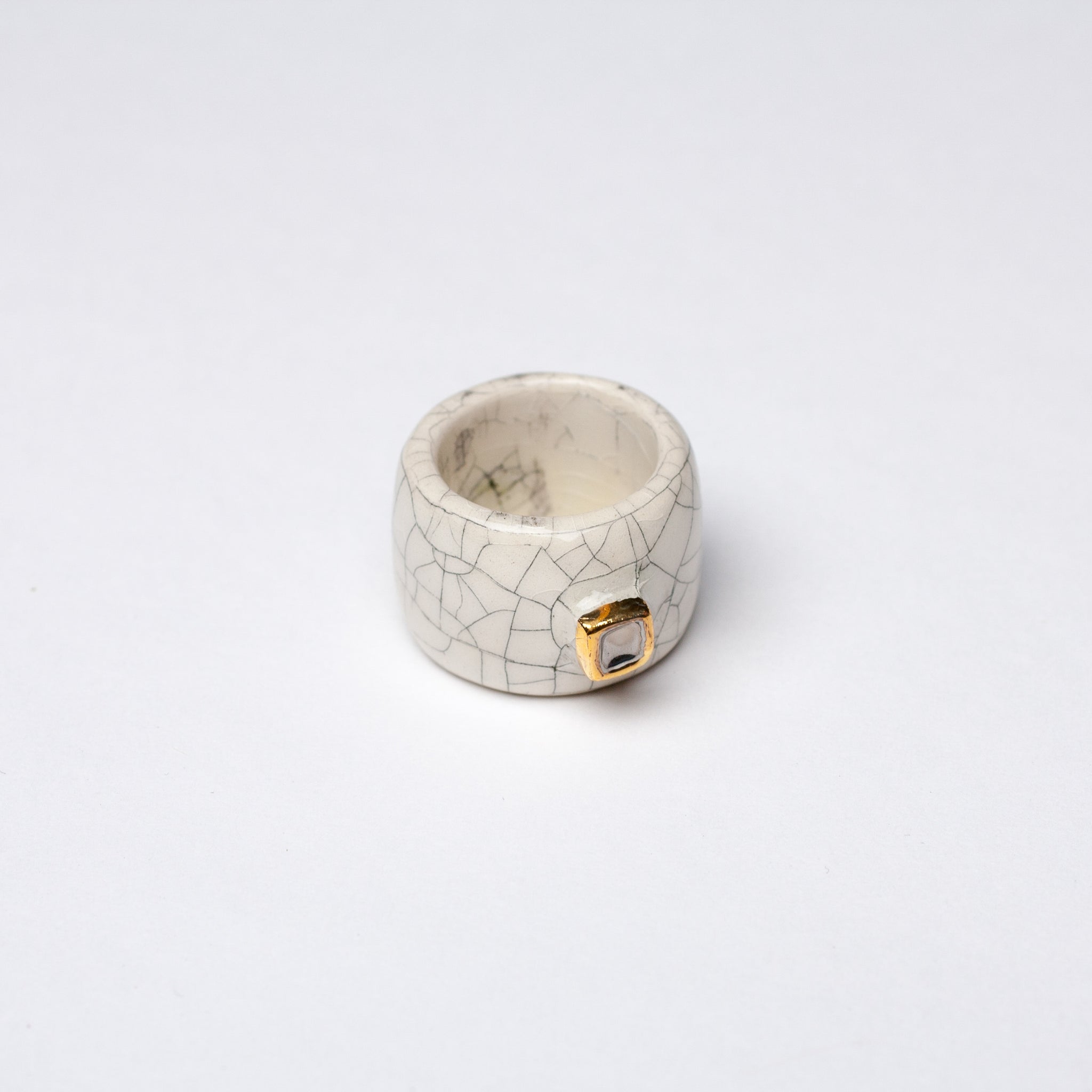 Ceramic ring Feronia size 17.5