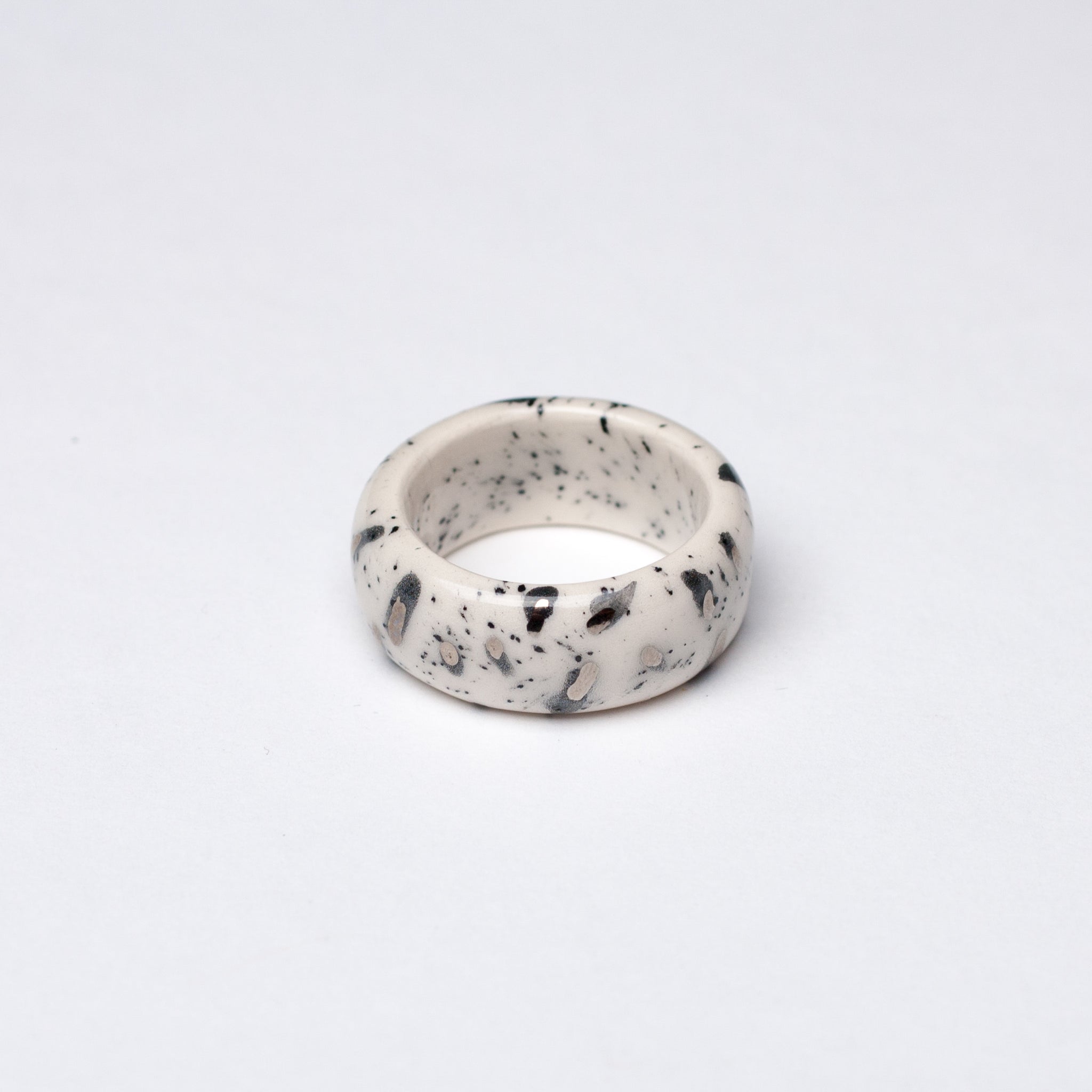 Ceramic ring Bona Dea size 19.5