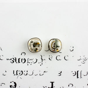 Small graphic earrings ABSTRACT