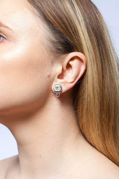 BON BON White and black earrings with a crown