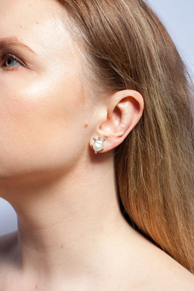 Silver stud earrings with freshwater pearls and mismatched silver crowns