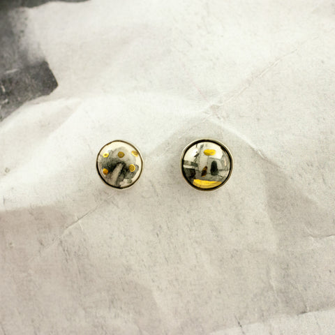 White and black ABSTRACT mini earrings with dots